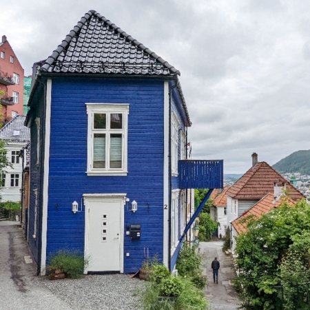 Une maison typique située sur les hauteurs de Bergen. Bergen