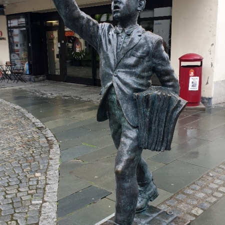 Beaucoup de statues de ce type dans les rues en Norvège. Alesund