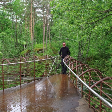 Parcours bien aménagé autour de la cascade de Gudbrandsjuvet. Gudbrandsjuvet