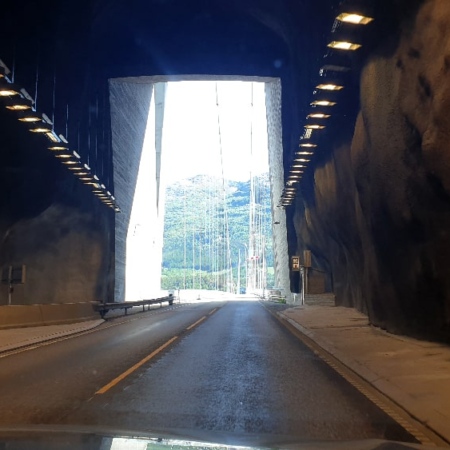 Passage du tunnel vers le viaduc. Hardanger