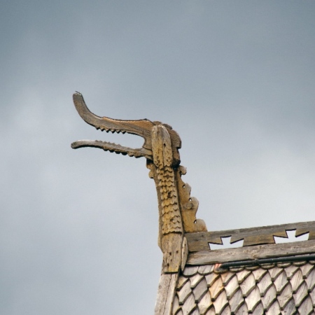Lom Stavkirke, l'église en bois de Lom, bien plus récente que les précédentes. Lom