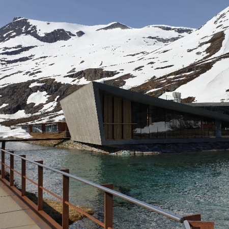 Le point de vue de Trollstigen, l'art contemporaine en pleine nature. Trollstigen