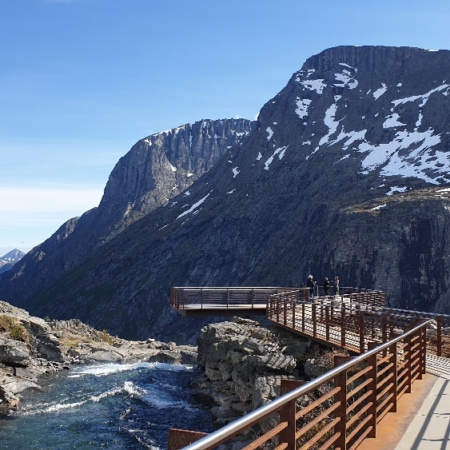 Le point de vue de Trollstigen, l'art contemporaine en pleine nature. Trollstigen