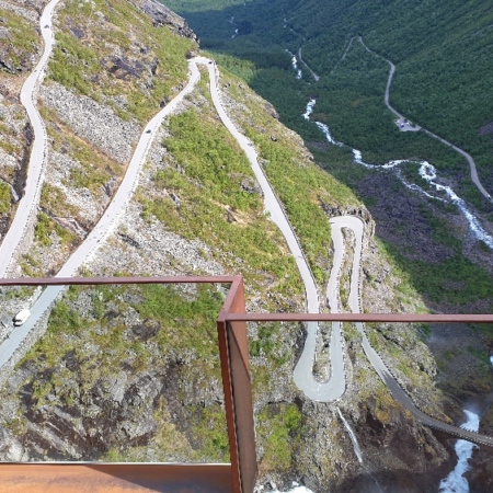 Le point de vue de Trollstigen, l'art contemporaine en pleine nature. Trollstigen