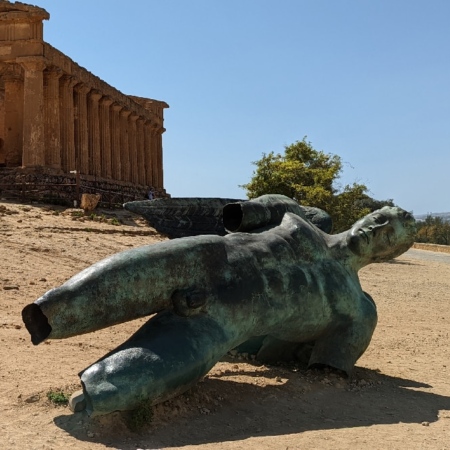 Sculpture d'Igor Mitoraj. Italie, Piazza Armerina.