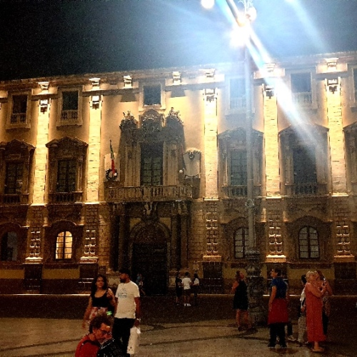 Balade nocturne dans Catane. Italie, Catane.