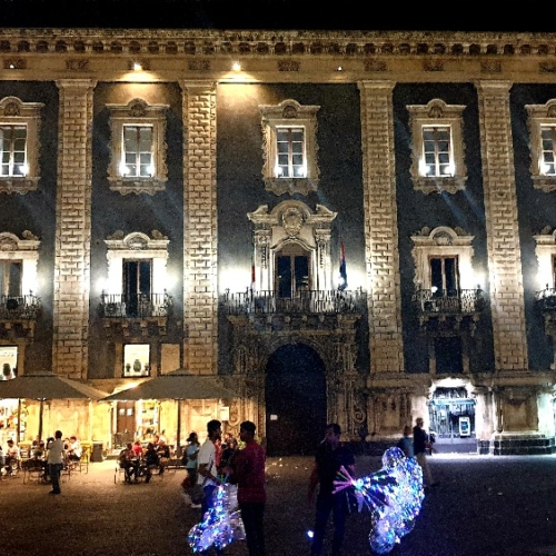 Balade nocturne dans Catane. Italie, Catane.