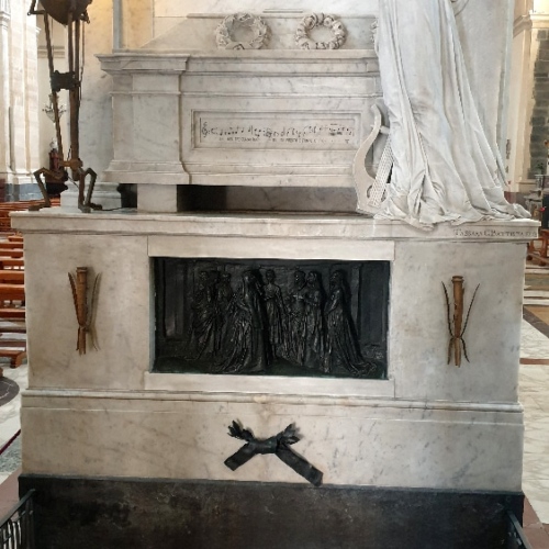 La tombe de Vicenzo BELINI dans la cathédrale. Italie, Catane.