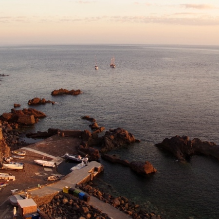 Le port de Ginostra. Italie, Ginostra.