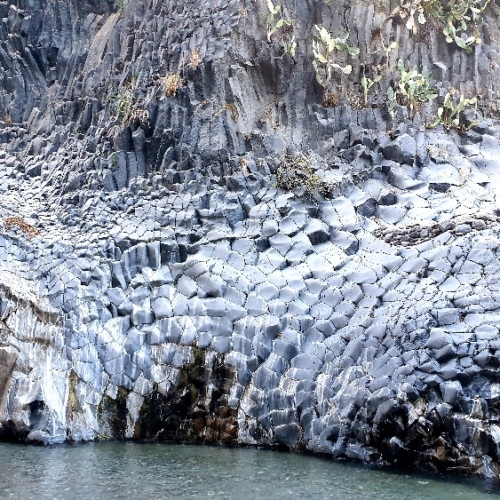 Les gorges de l'Alcantara. Italie, Motta Camastra.