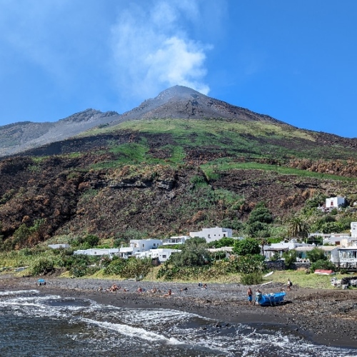 Débarquement à Stromboli. Italie, Stromboli.
