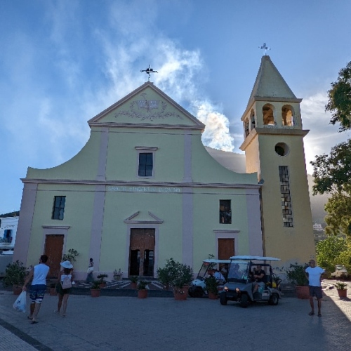 L'église de Stromboli. Italie, Stromboli.