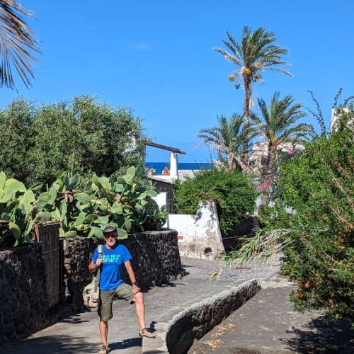 Balade dans les ruelles de Stromboli. Italie, Stromboli.