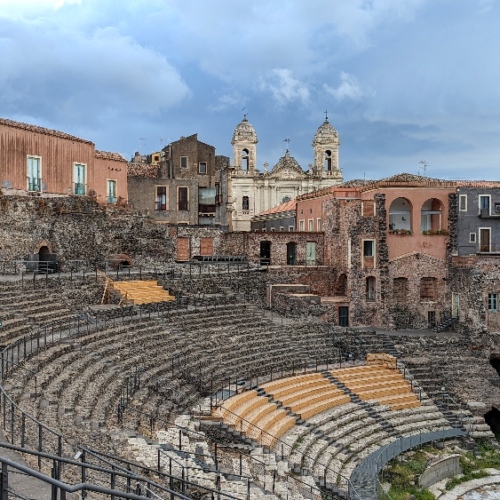Le théâtre romain. Italie, Catane.