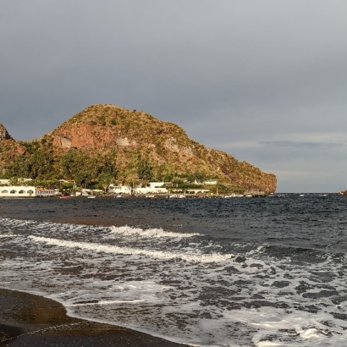 Cette partie de l'île est relativement protégée des bourrasques de vent. Italie, Vulcano.
