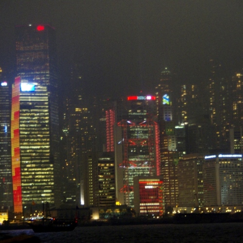 Spectacle nocturne de la Skyline d'Hong Kong. Hong Kong