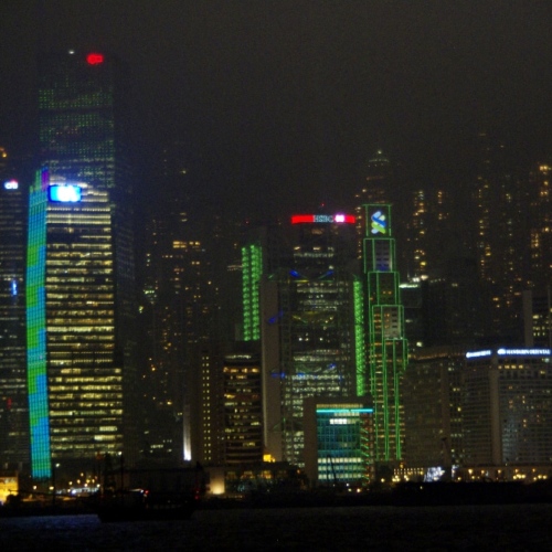 Spectacle nocturne de la Skyline d'Hong Kong. Hong Kong