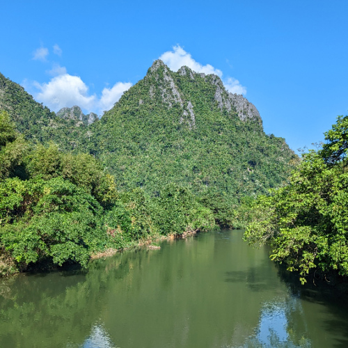 Immergés dans ce paysage karstique. Ban Phathao