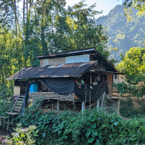 Petite habitation de campagne. Ban Phathao
