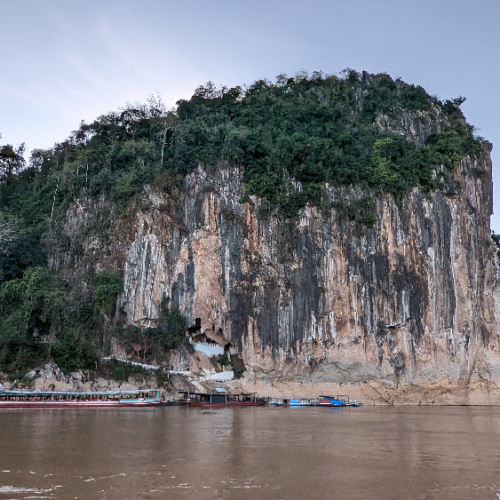 Les grottes de Pak Ou sur le Mékong. Luang Prabang