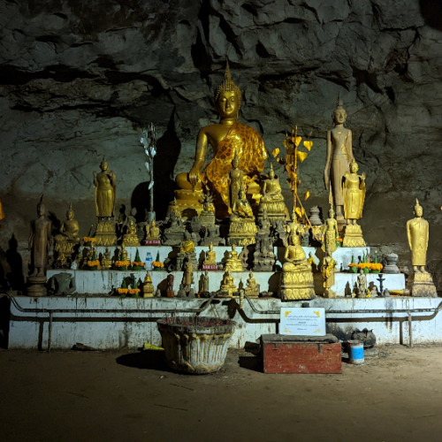 Les grottes de Pak Ou sur le Mékong. Luang Prabang