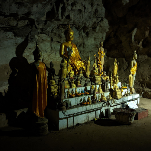 Les grottes de Pak Ou sur le Mékong. Luang Prabang