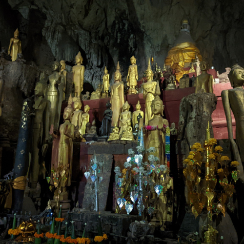Les grottes de Pak Ou sur le Mékong. Luang Prabang