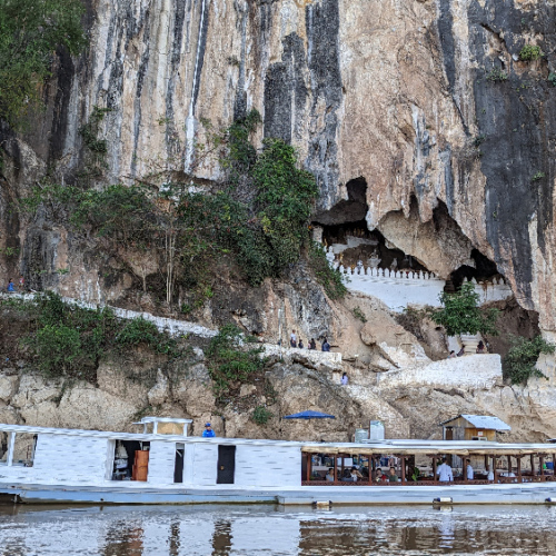 Les grottes de Pak Ou sur le Mékong. Luang Prabang