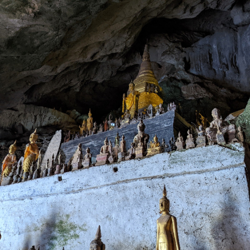 Les grottes de Pak Ou sur le Mékong. Luang Prabang