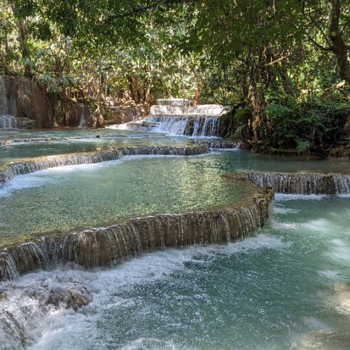 Les chutes de Kuang Sy. Ban Thapene.