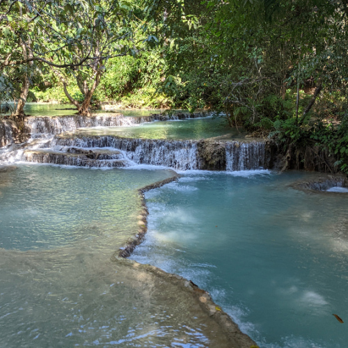 Les chutes de Kuang Sy. Ban Thapene.