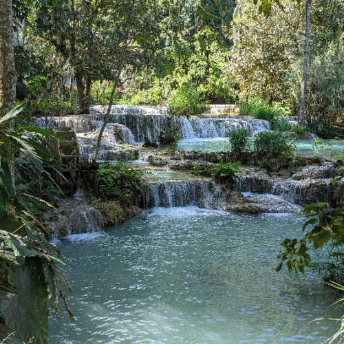 Les chutes de Kuang Sy. Ban Thapene.