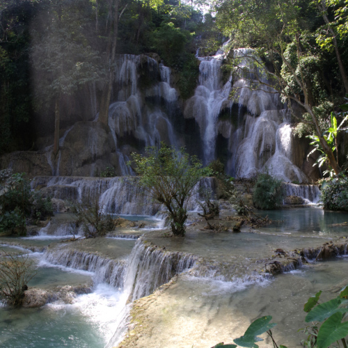 Les chutes de Kuang Sy. Ban Thapene.