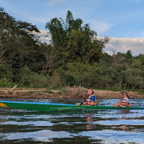 Rivière Nam Song en Bateau. Vang Vieng