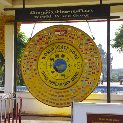Le Gong de la Paix. Vientiane