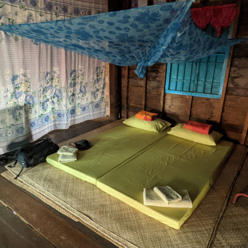 La maison d'hôte au lac Tonlé Sap. Notre coin pour dormir. Kompong Kleang.