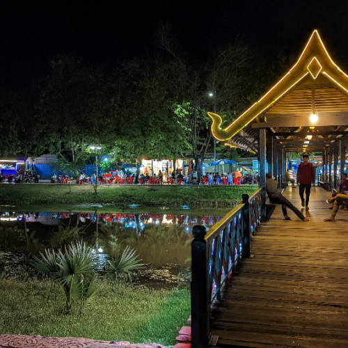 Les berges de la rivière de Siem reap très animées. Siem Reap