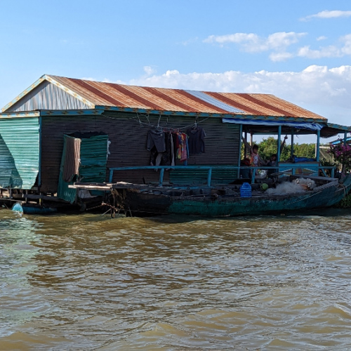 Maison flottante. Lac Tonlé Sap.