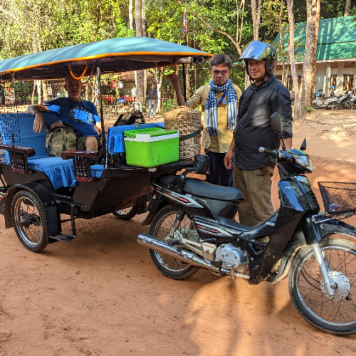 Déplacement eu tuktuk pour visiter les temples. Siem Reap