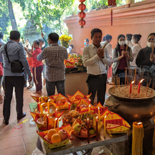 Le temple en-dessous du sanctuaire. Phnom Penh.