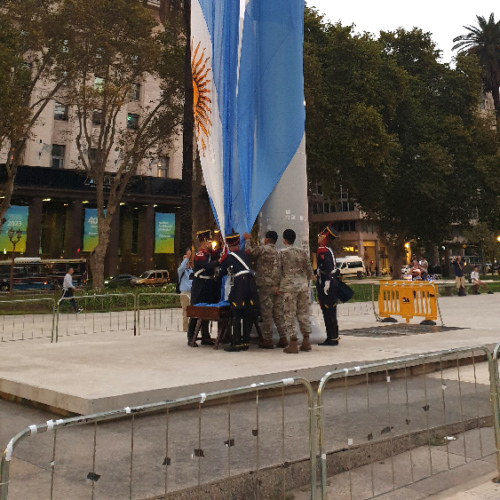 Descente des Couleurs devant la Maison Rose. Buenos Aires.