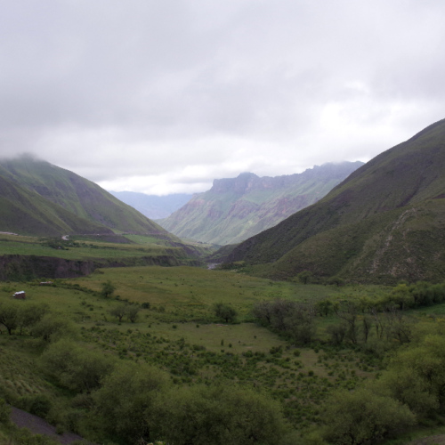 Changement de paysage au passage du col. Cuesta del Obispo. La Puna