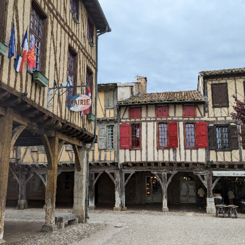 La place des couverts. Mirepoix.