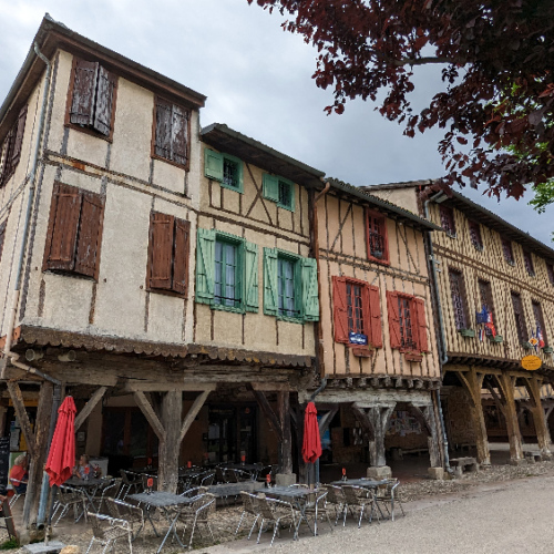 La place des couverts. Mirepoix.