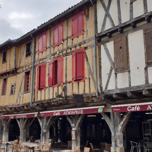 La place des couverts. Mirepoix.