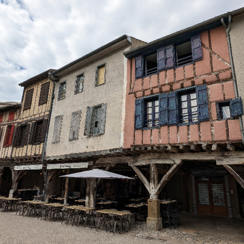 La place des couverts. Mirepoix.