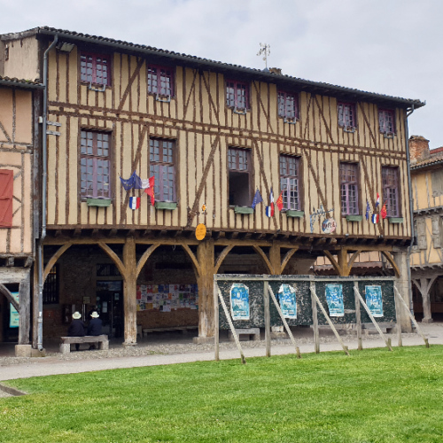 La Mairie de Mirepoix. Mirepoix.