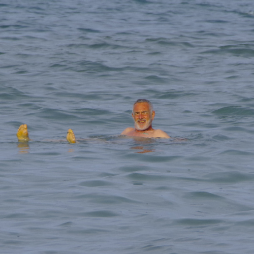 Baignade dans la mer d'Aral. Mer d'Aral.