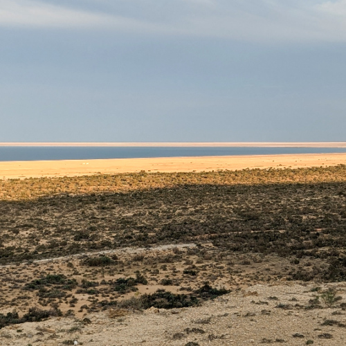 Couché de soleil sur la mer d'Aral. Mer d'Aral.