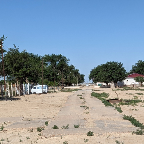 Le Village de Kubla-Oustryurt en plein désert. Mer d'Aral, Village de Kubla-Oustryurt.